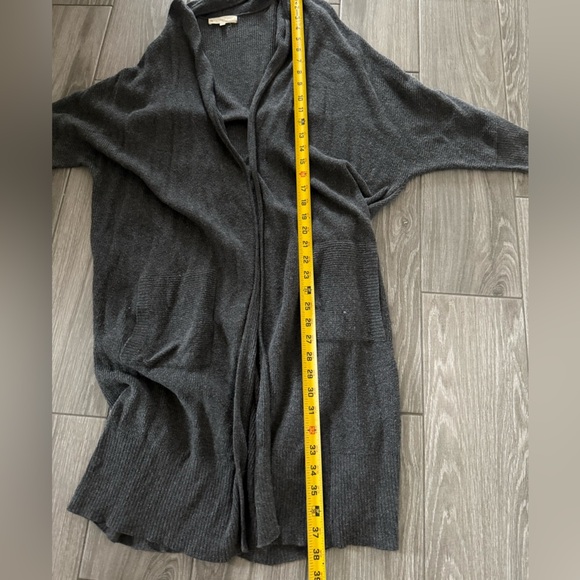 Indigenous|Organic cotton open front long line knit cardigan in charcoal grey•XS - Picture 10 of 11